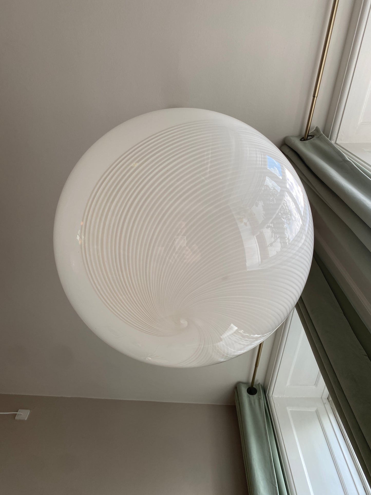 Vintage Murano pendel opalglas med hvidt swirl 40 cm