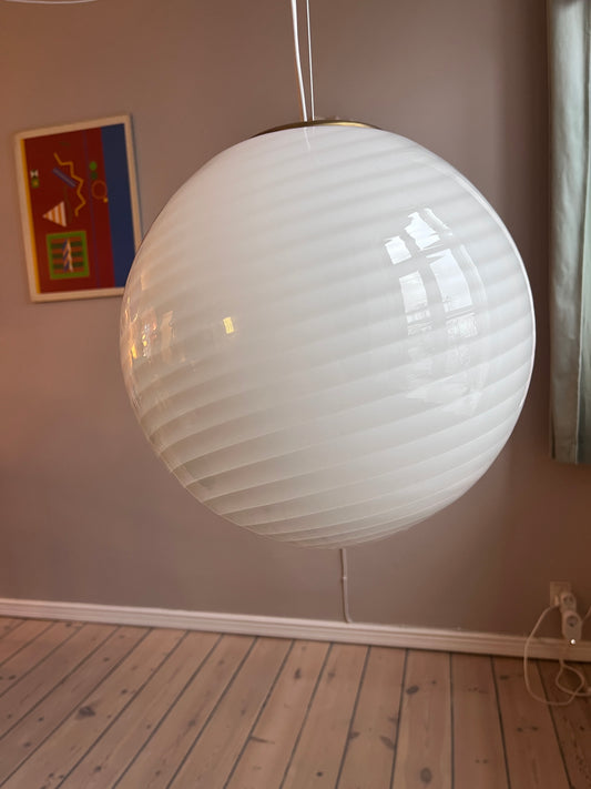 Vintage Murano pendel rund med hvidt swirl 30 cm