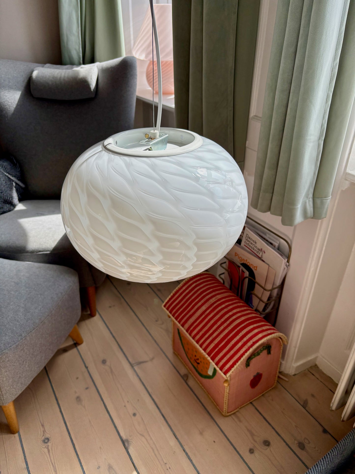 Vintage De Majo Murano loftslampe med peacock mønster ca 35 cm