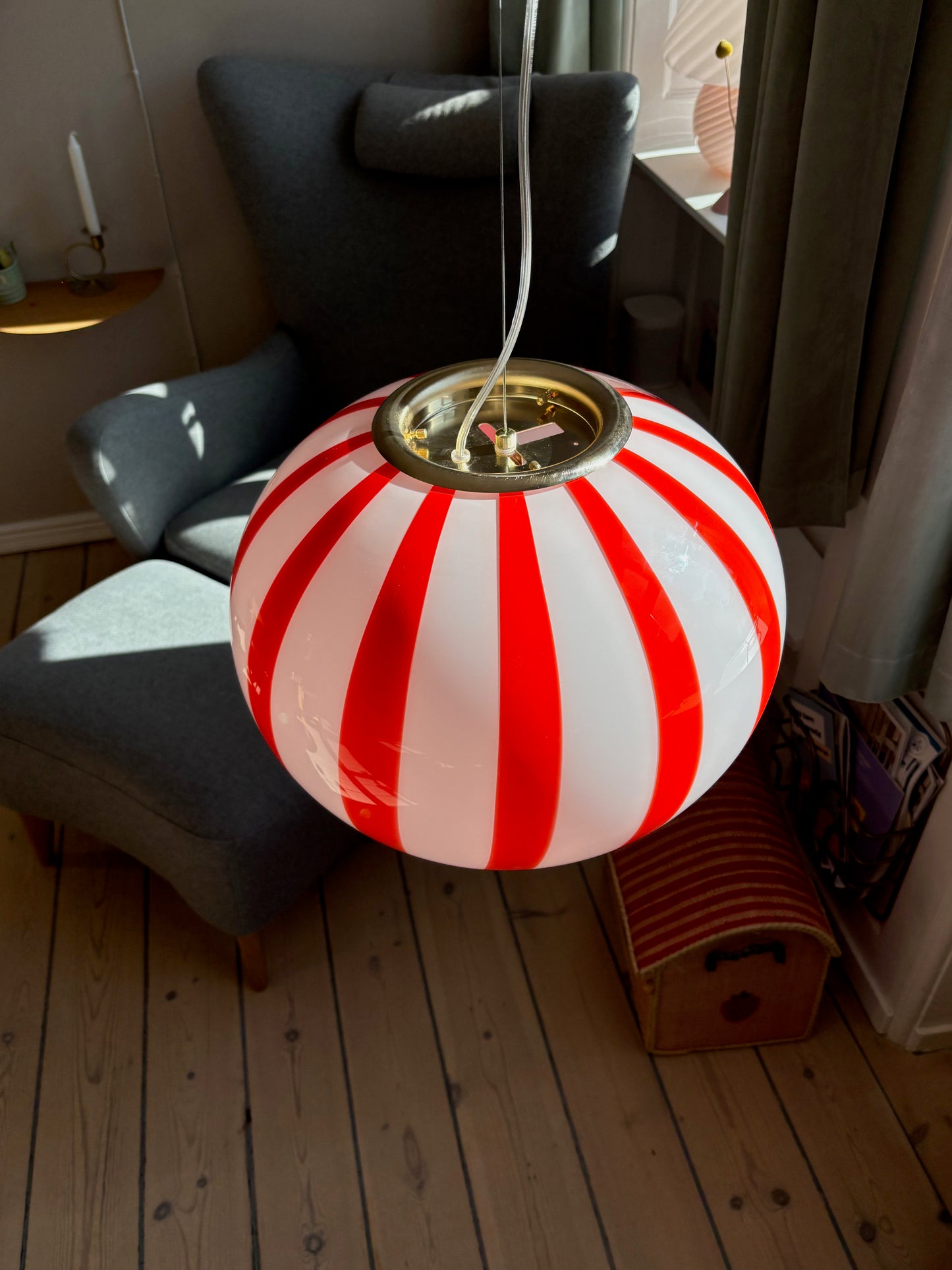 Murano loftslampe med røde vertikale striber i 40 cm