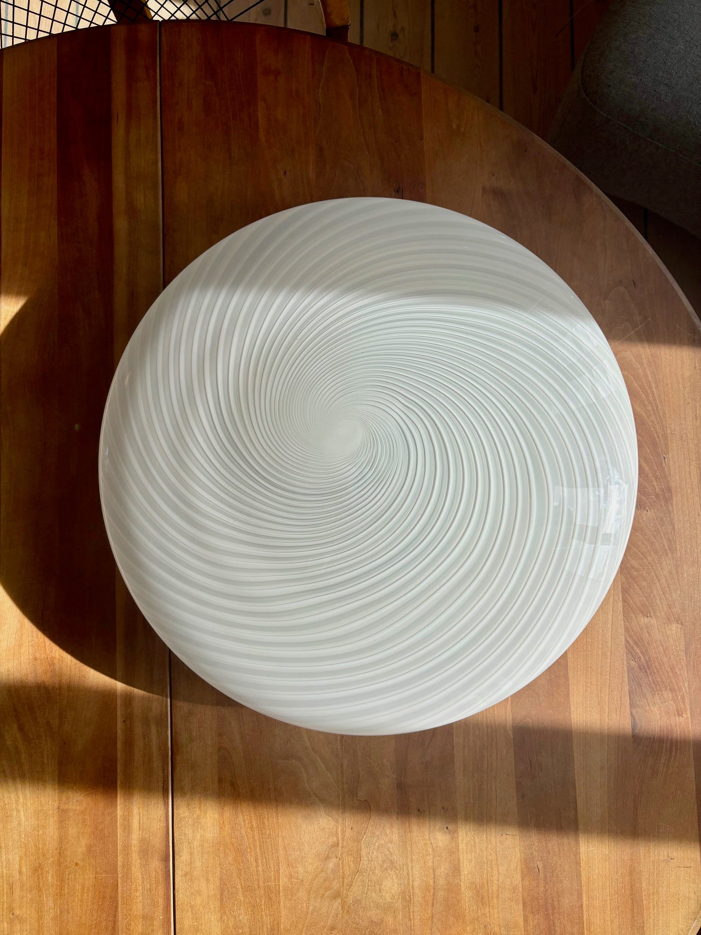 Kæmpe vintage Murano plafond hvidt og mørkt swirl 50 cm
