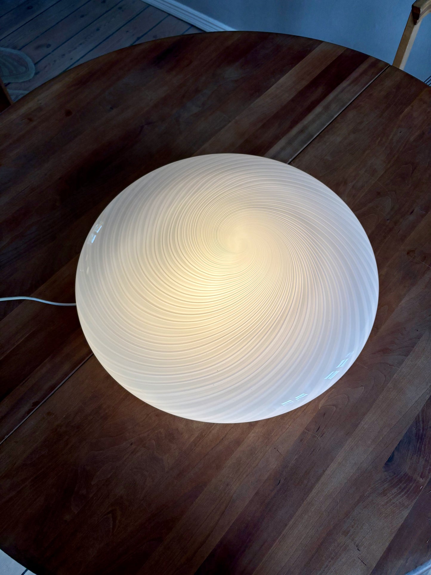 Kæmpe vintage Murano plafond hvidt og mørkt swirl 50 cm