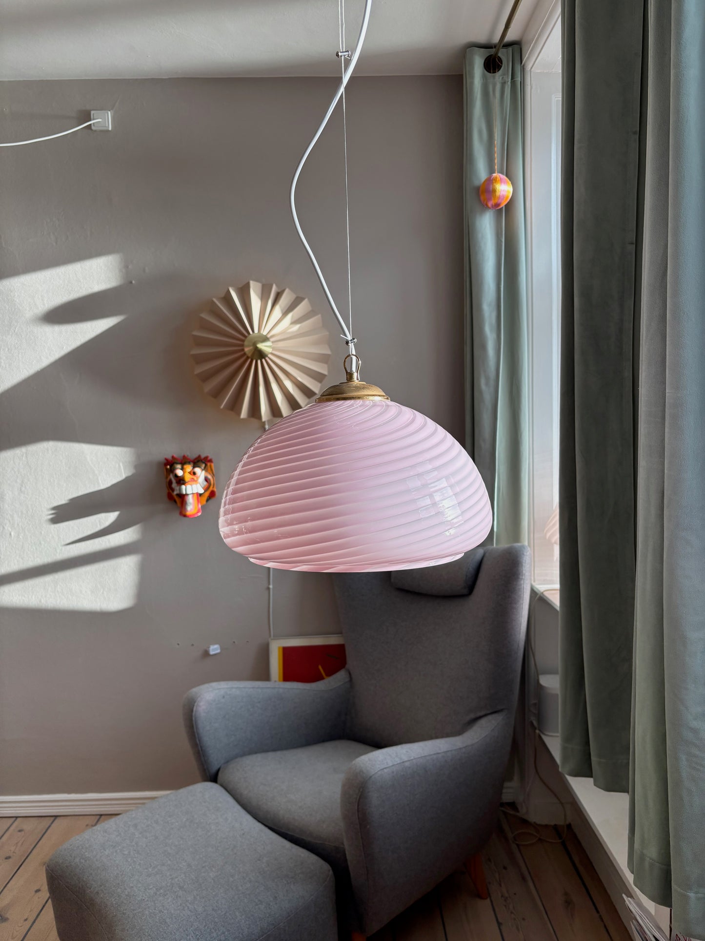 Vintage Murano pendel oval med lyserødt swirl 37 cm