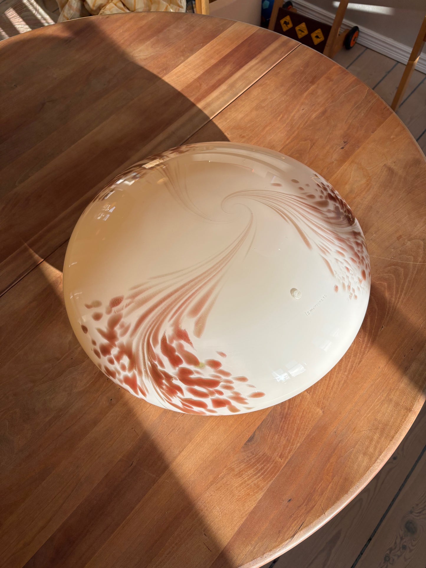 Kæmpe vintage Murano plafond "La Murrina" i cremegul med rødt mønster 45 cm