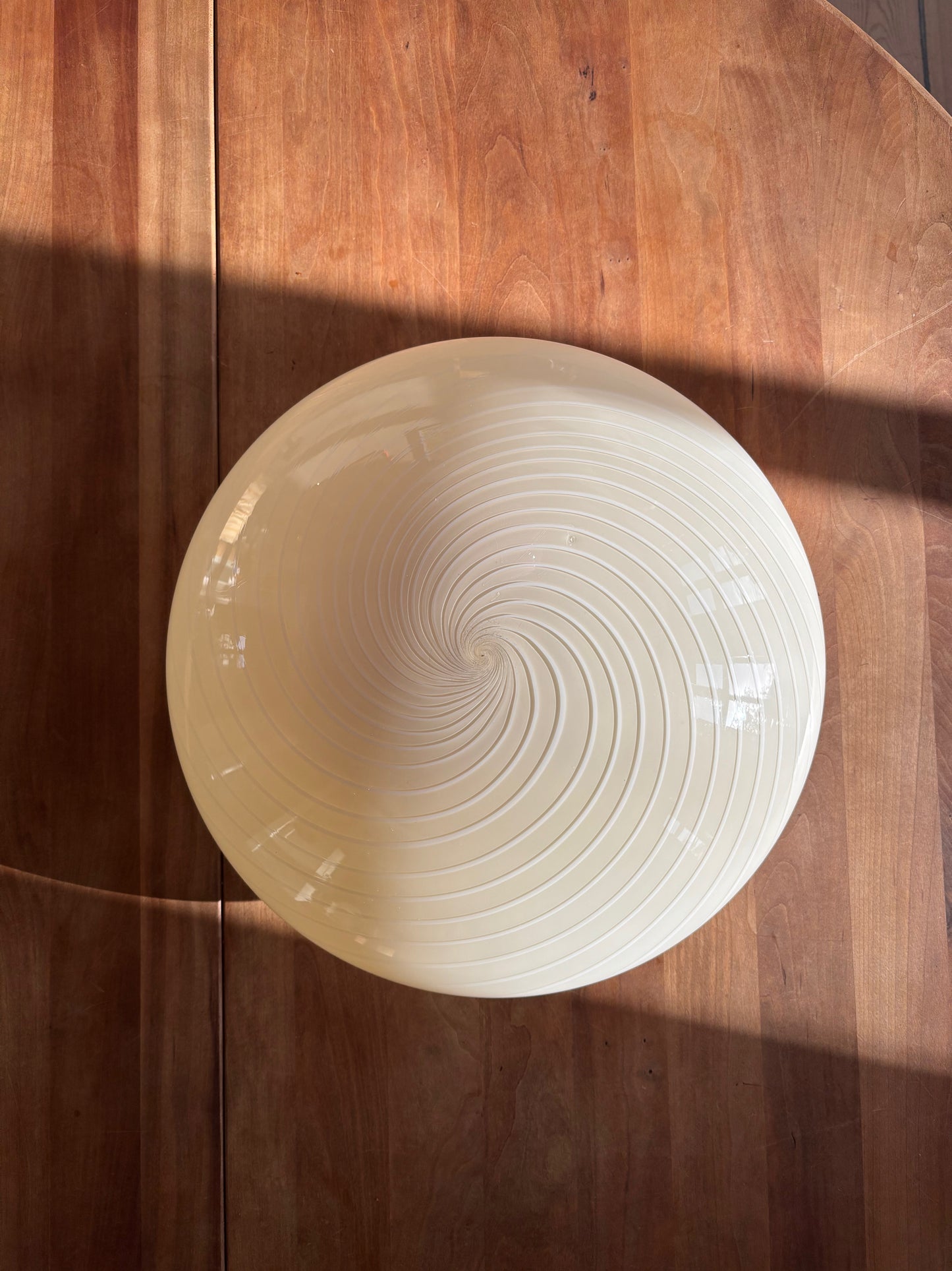 Vintage Murano plafond cremegul med hvidt swirl 37 cm