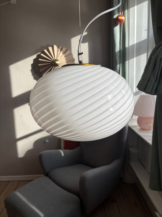 Vintage oval Murano pendel i hvid swirl 38 cm