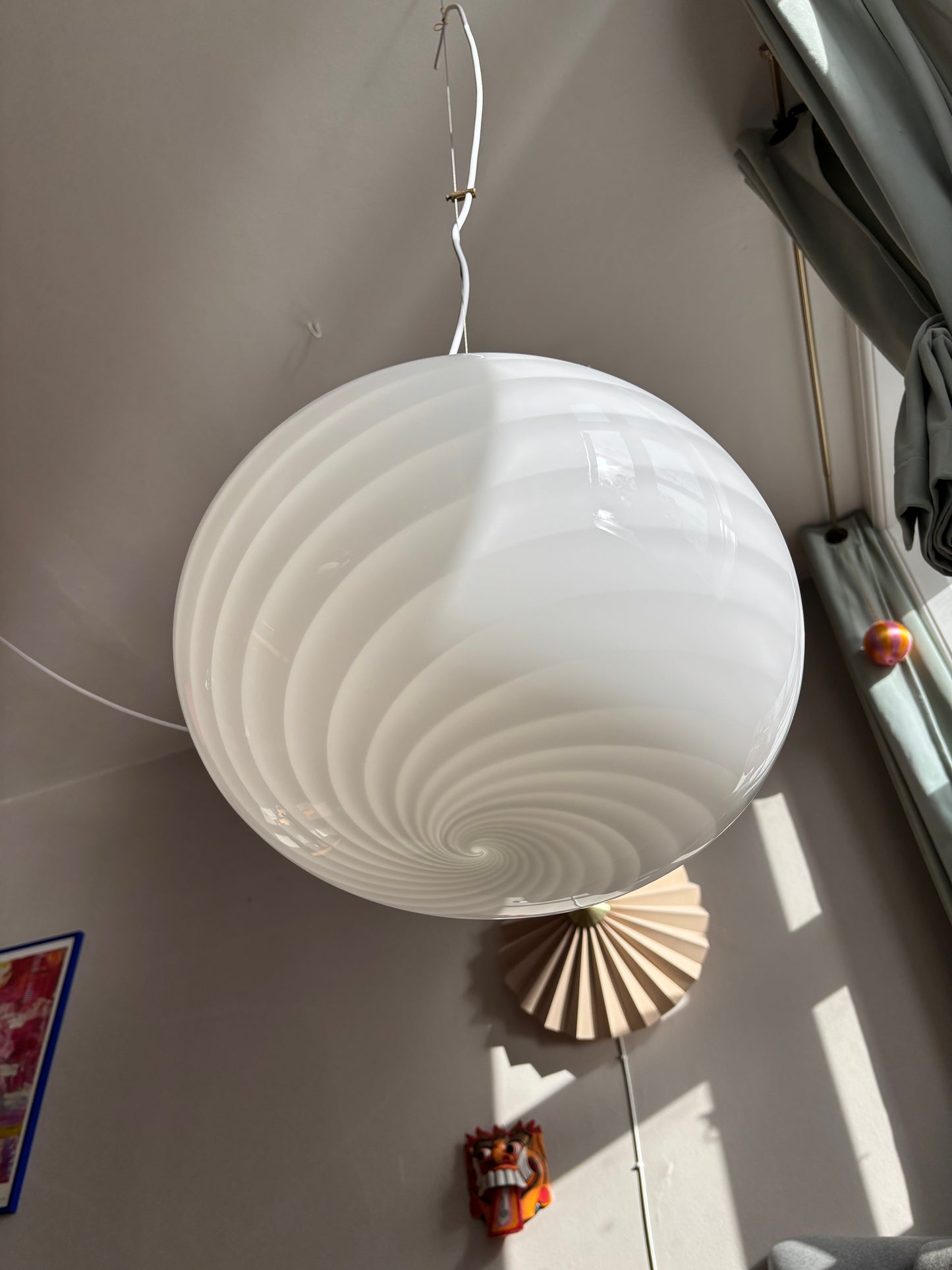 Vintage oval Murano pendel i hvid swirl 30 cm