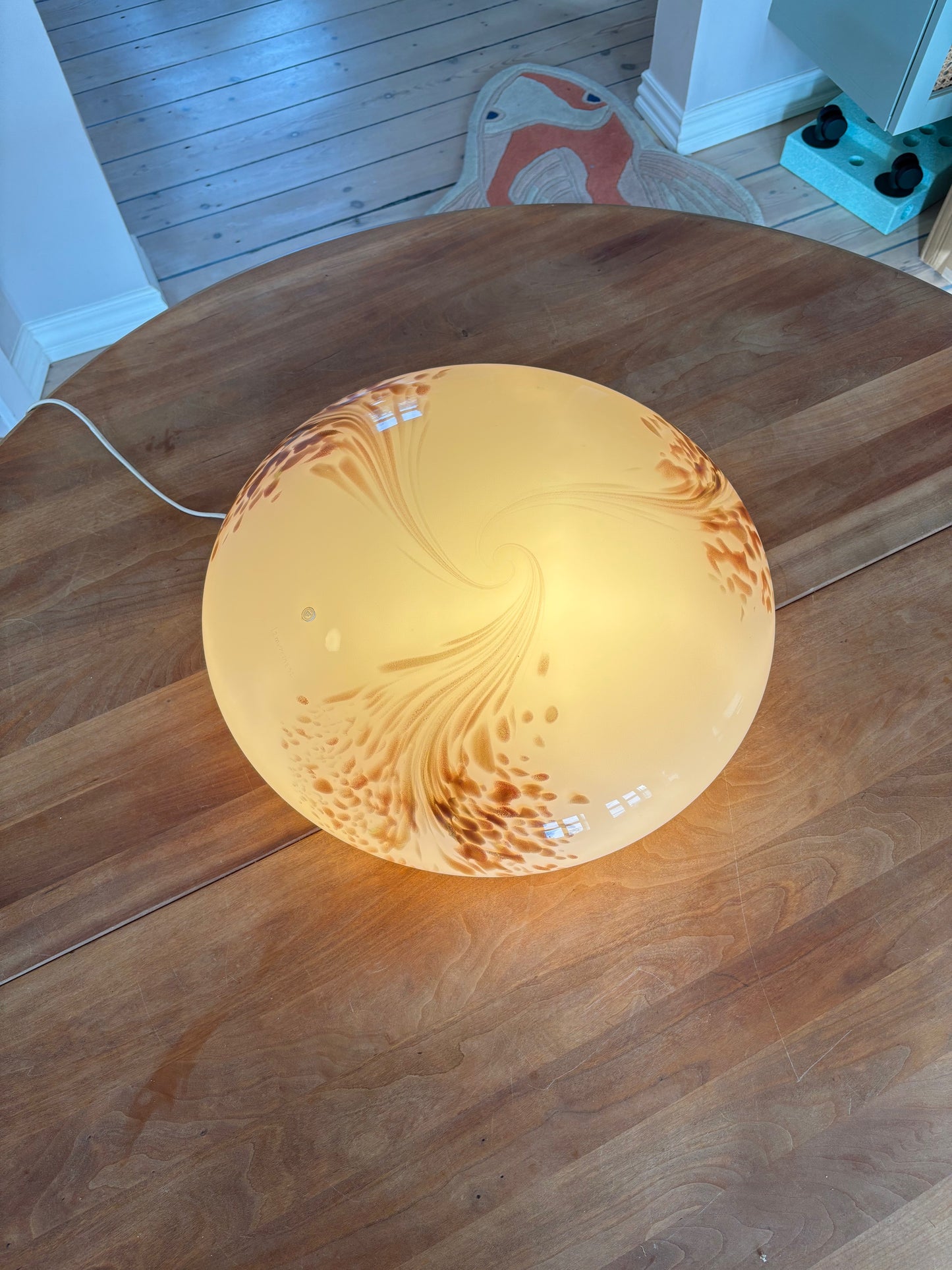 Kæmpe vintage Murano plafond "La Murrina" i cremegul med rødt mønster 45 cm