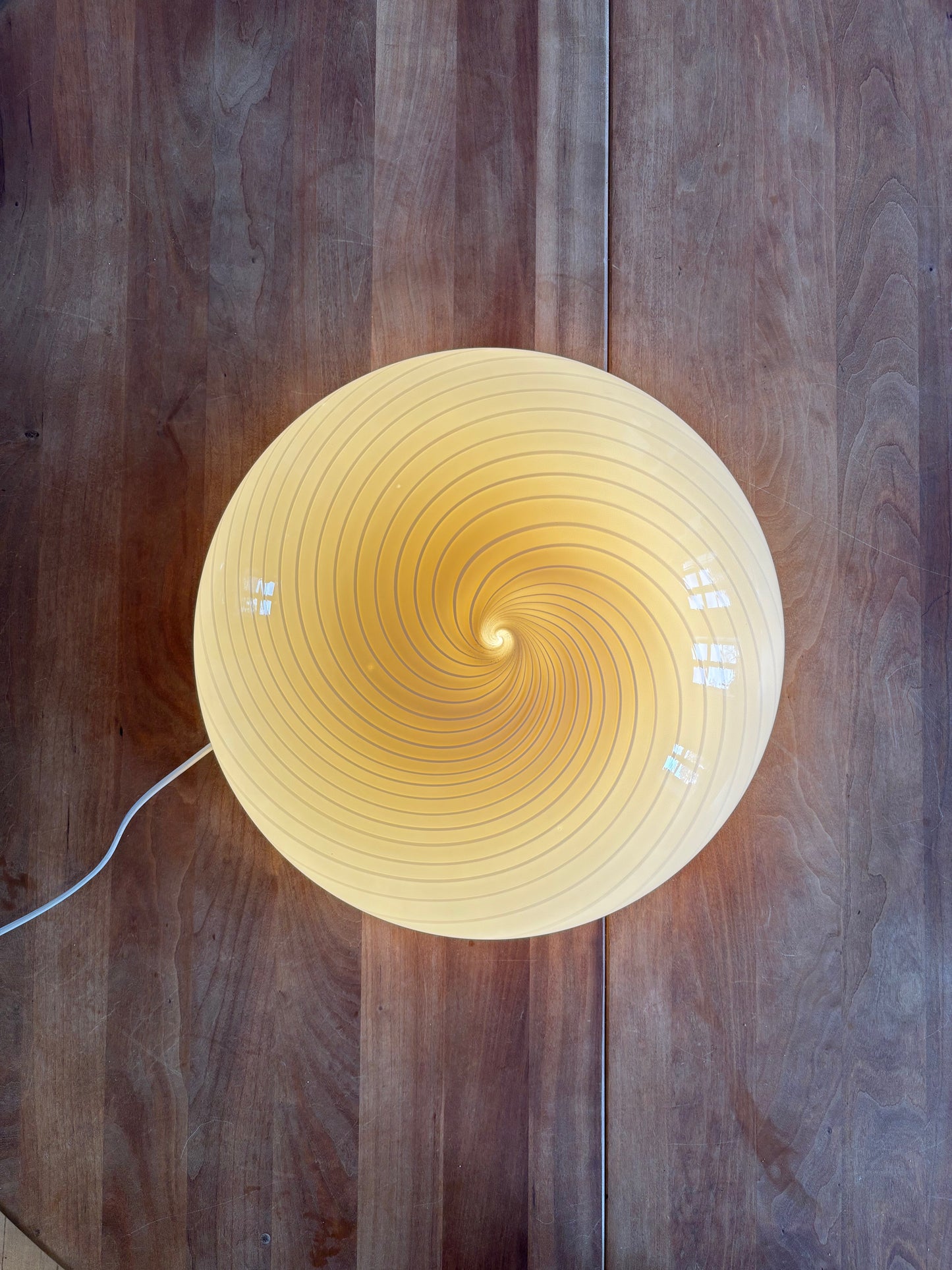 Vintage Murano plafond cremegul med hvidt swirl 37 cm