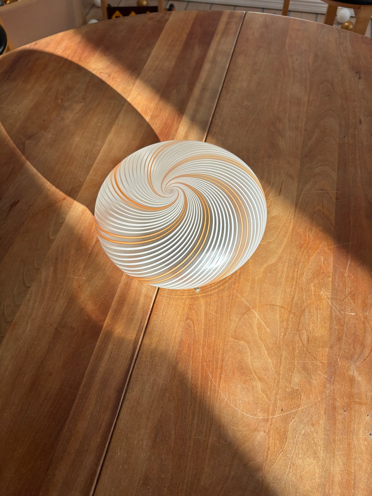 Vintage Murano plafond med hvidt og brunt swirl 23 cm