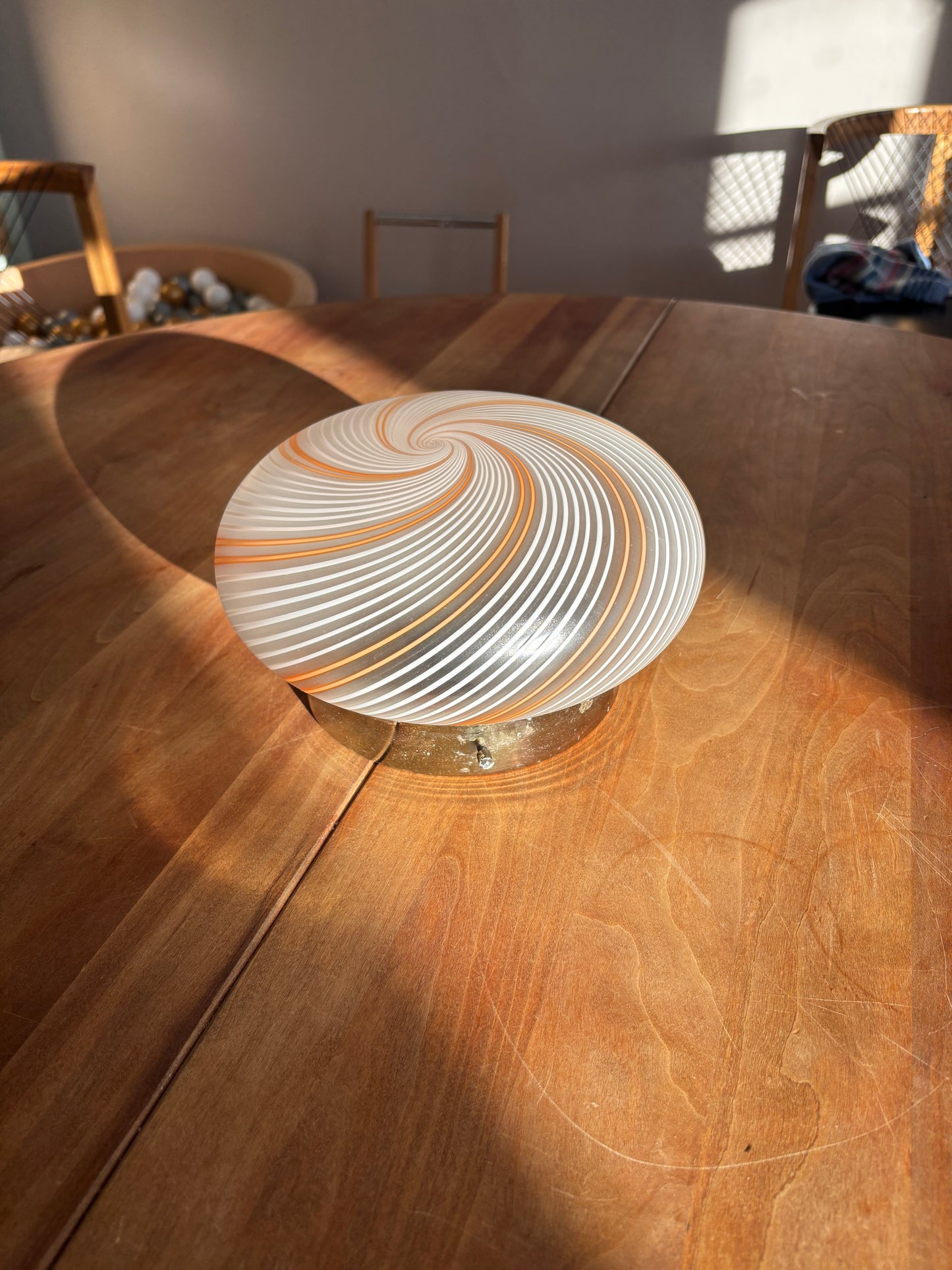 Vintage Murano plafond med hvidt og brunt swirl 23 cm