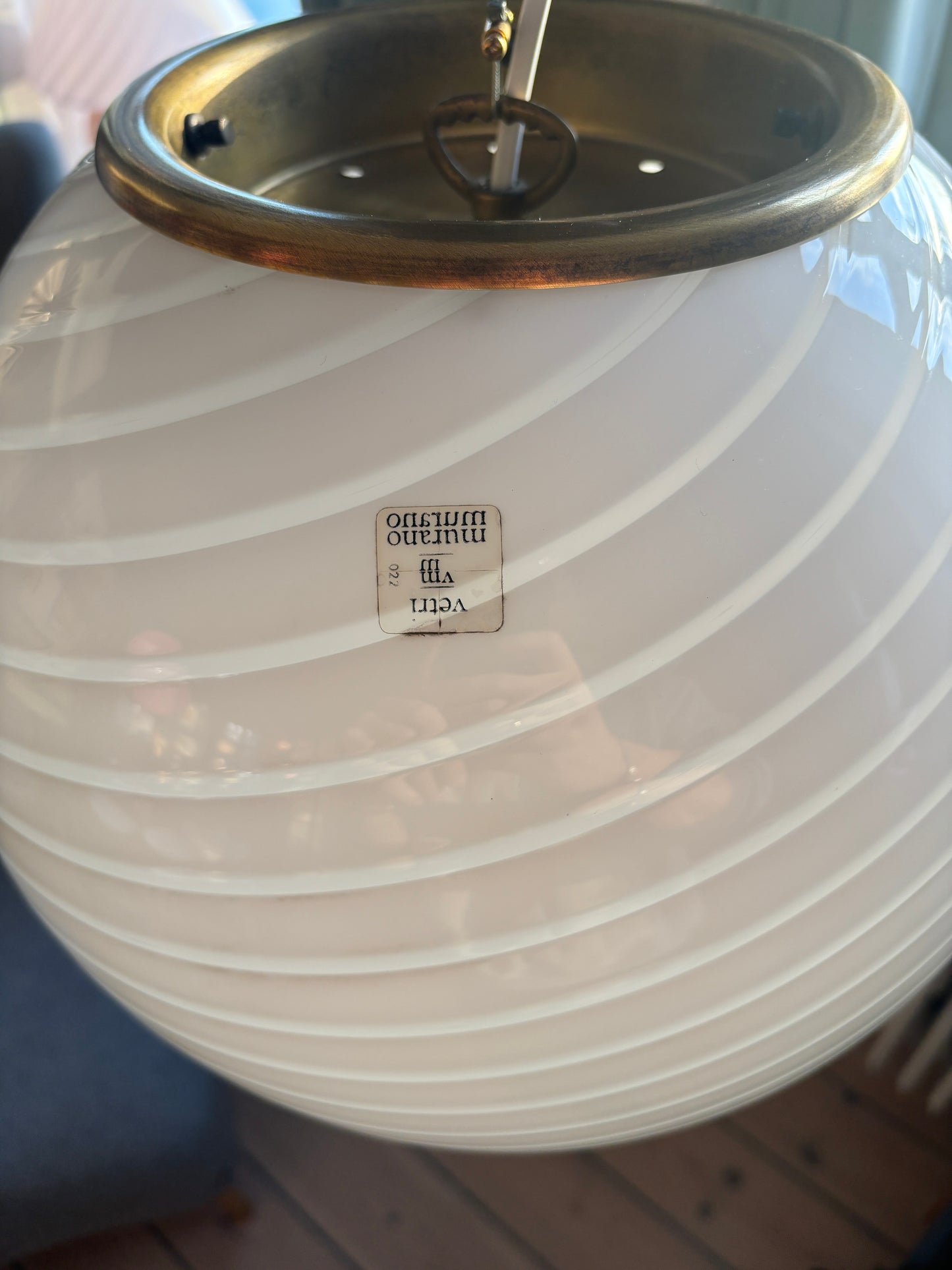 Vintage Murano "Effetre" pendel rund med hvidt swirl 35 cm