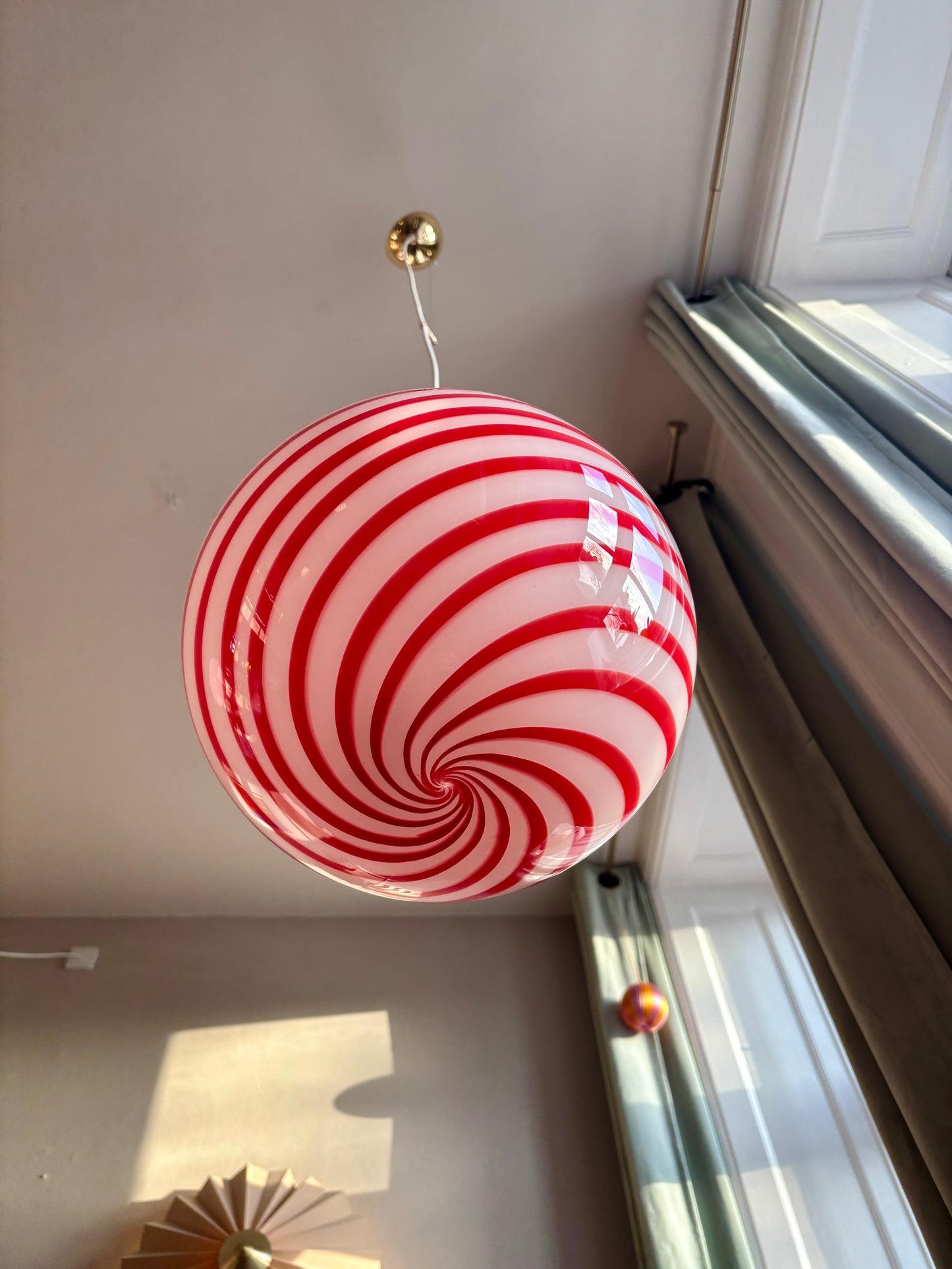 Rød candy swirl Murano lampe 30 cm