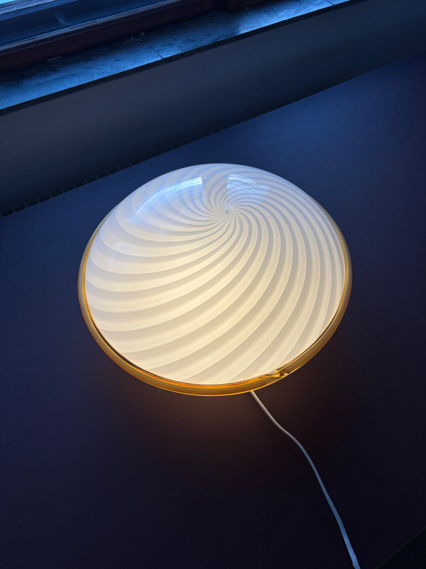 Vintage Murano plafond med hvidt swirl og gul kant 40 cm