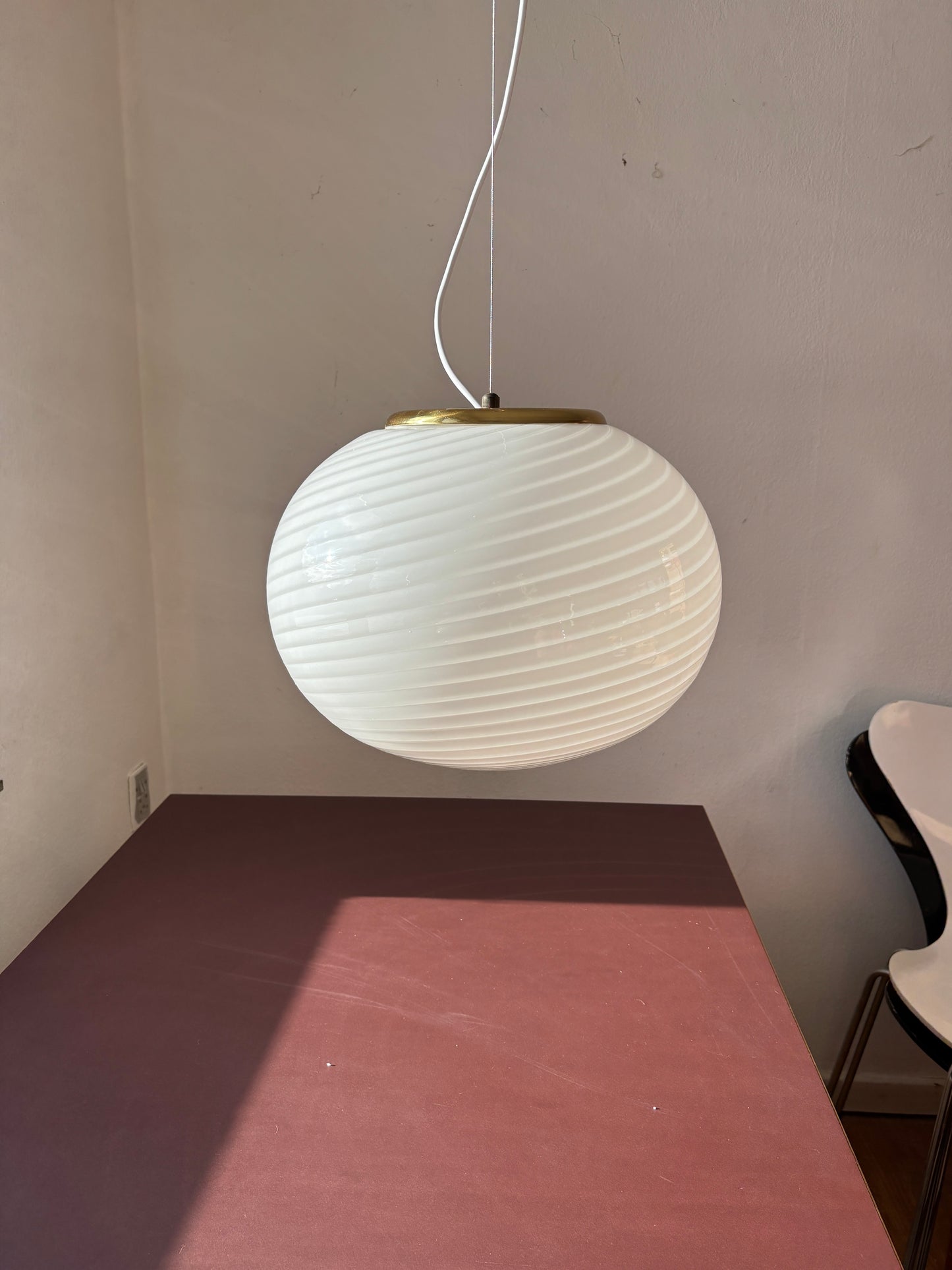 Vintage Murano Effetre pendel oval med hvidt swirl 40 cm