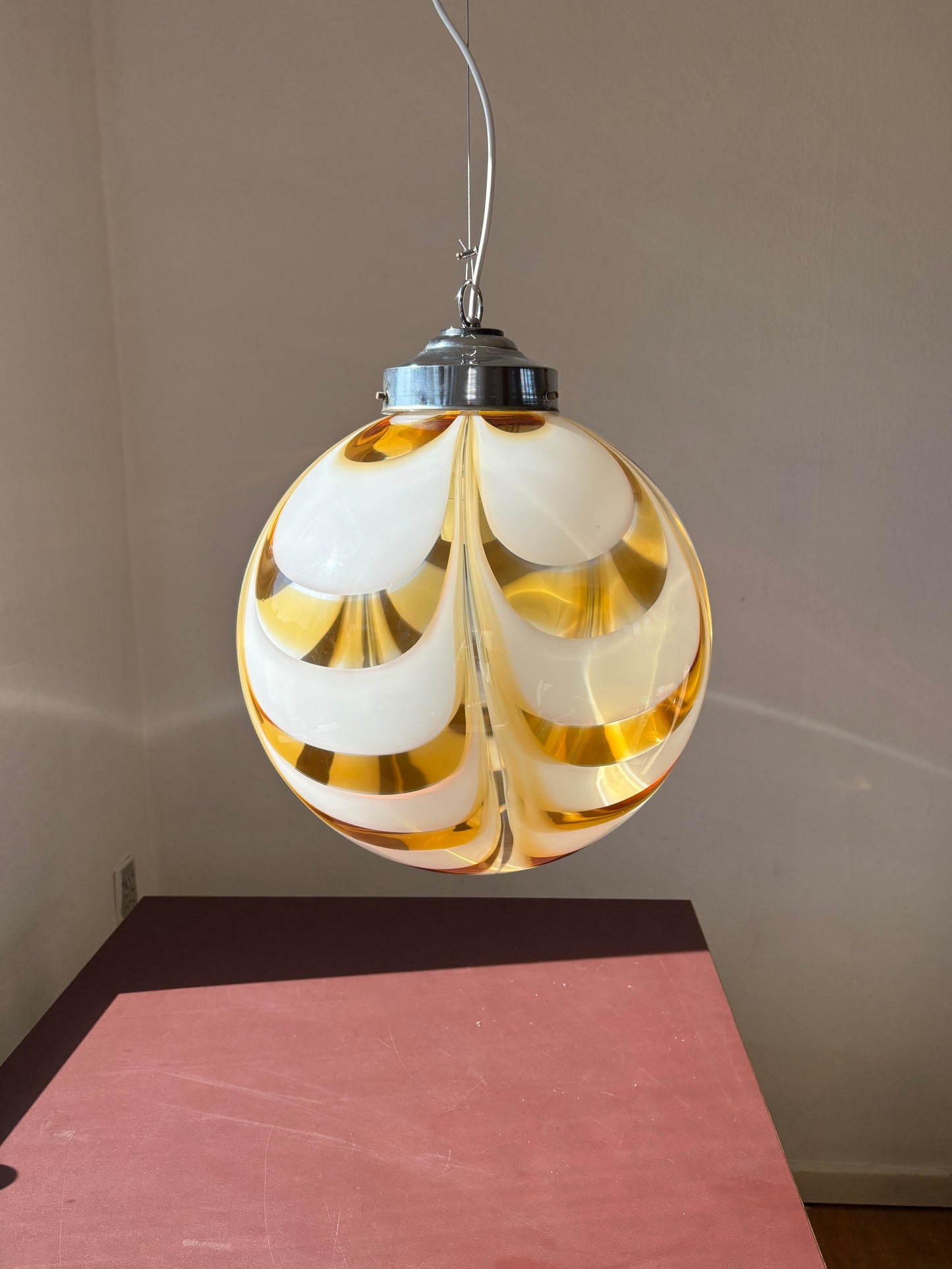 Vintage Murano pendel orange og hvidt mønster 40 cm