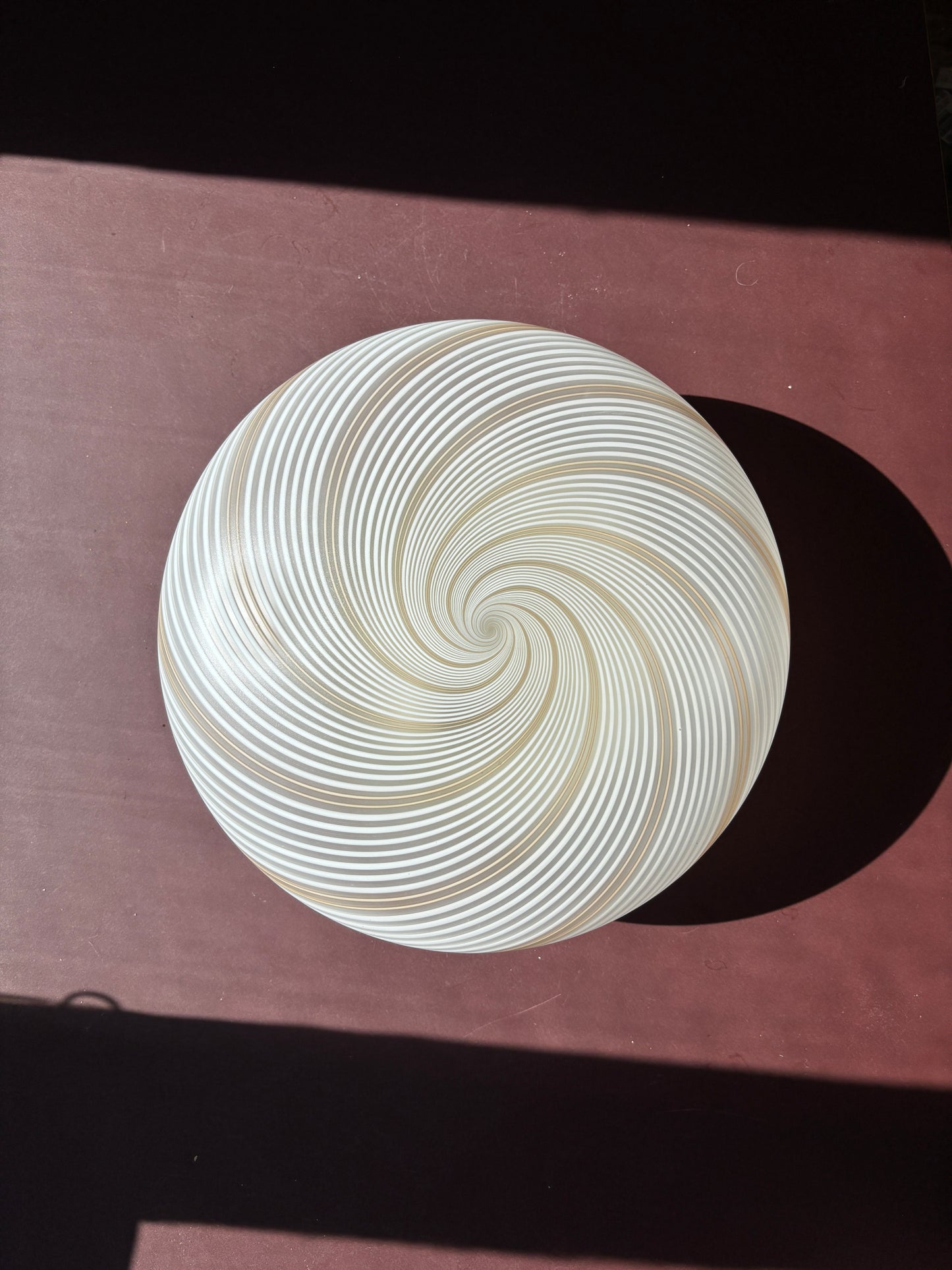 Vintage Murano plafond med hvidt og brunt swirl 37 cm