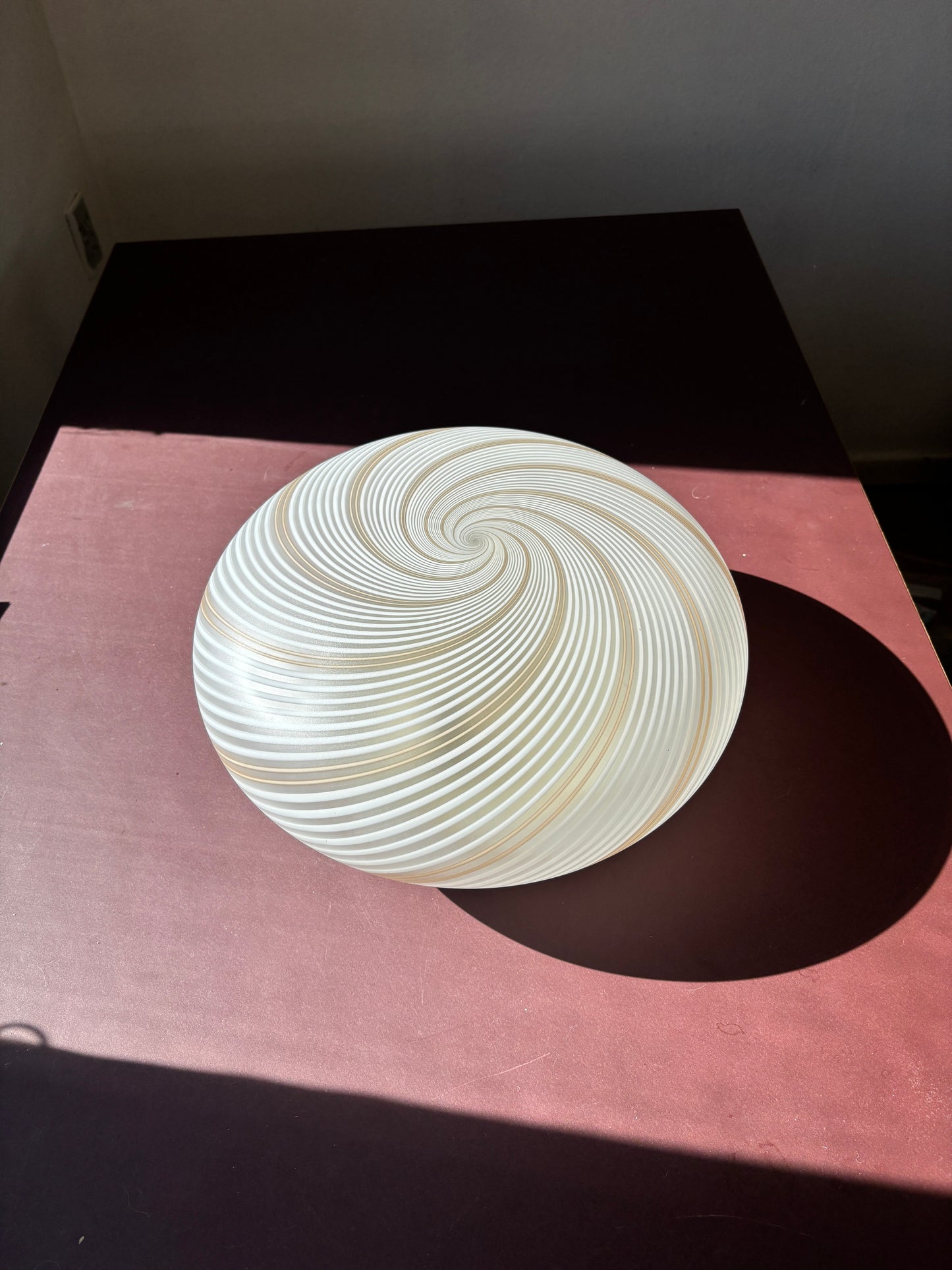 Vintage Murano plafond med hvidt og brunt swirl 37 cm