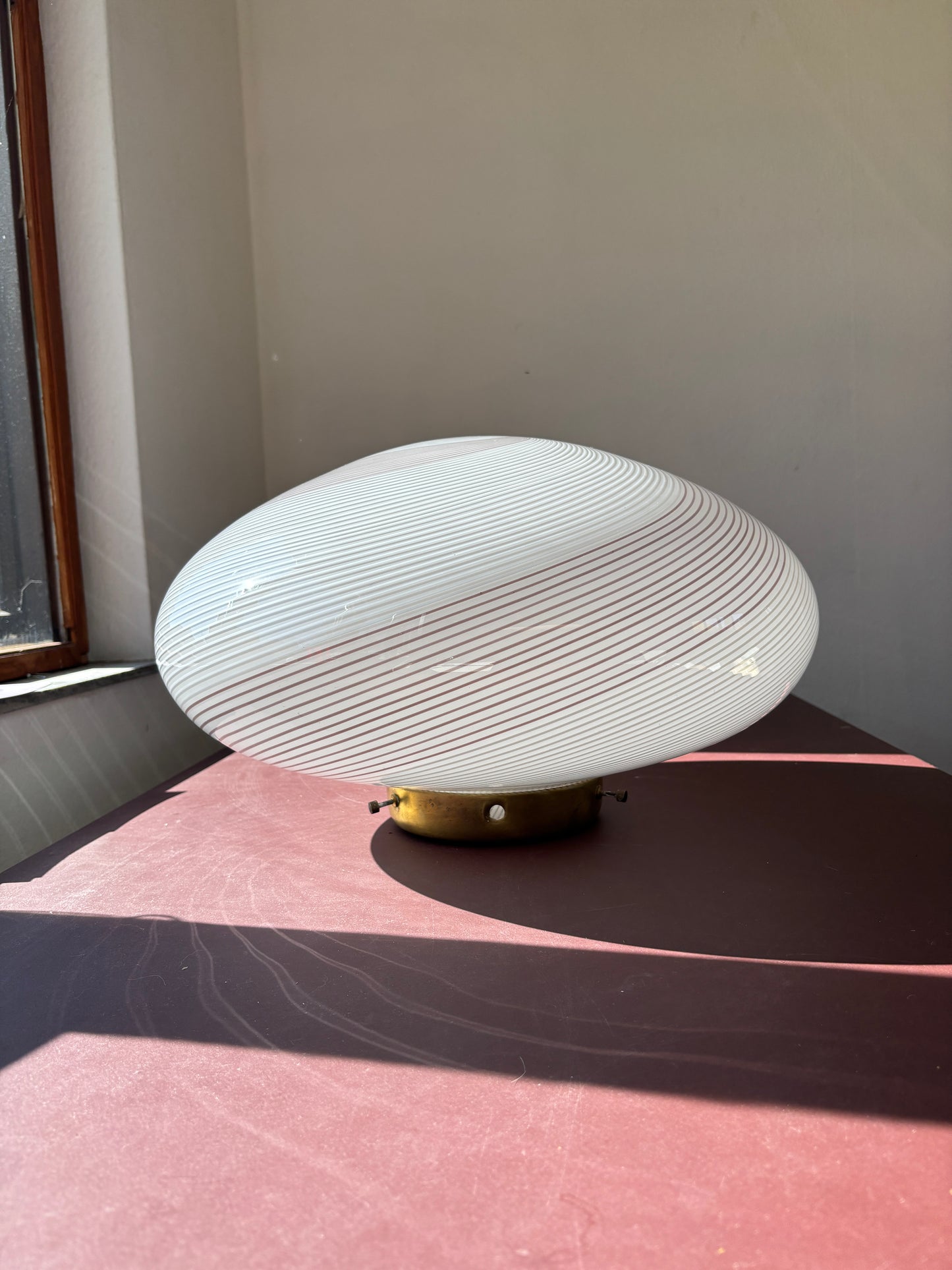 Kæmpe vintage Murano plafond opalglas med hvidt og mørkt swirl 50 cm