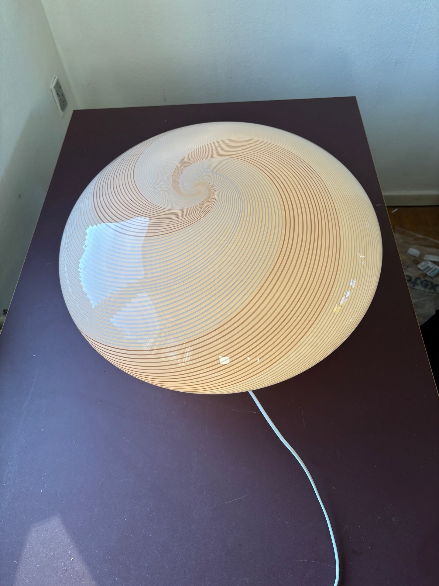 Kæmpe vintage Murano plafond opalglas med hvidt og mørkt swirl 50 cm