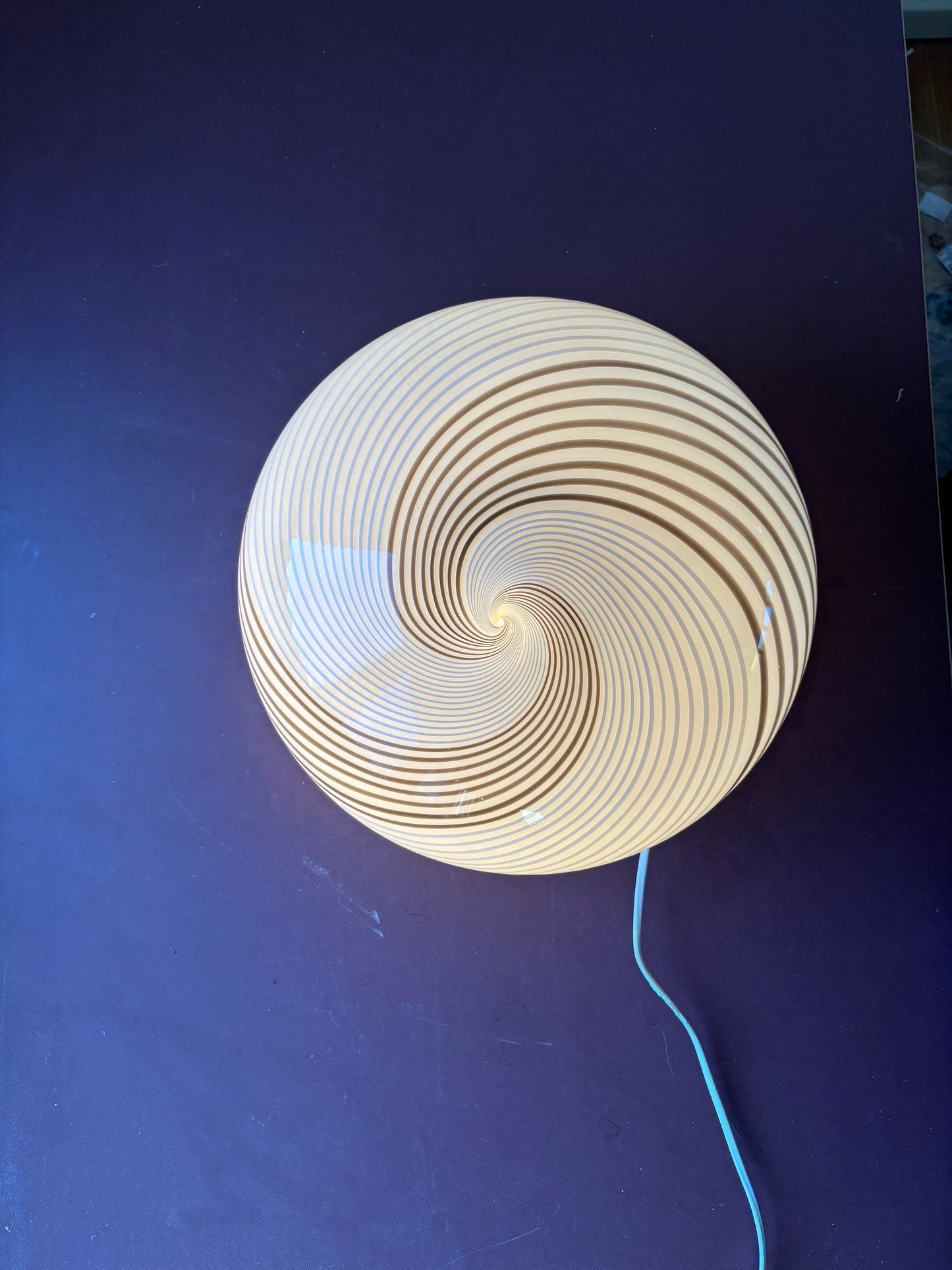 Vintage Murano plafond opalglas med hvidt og mørkt swirl 35 cm