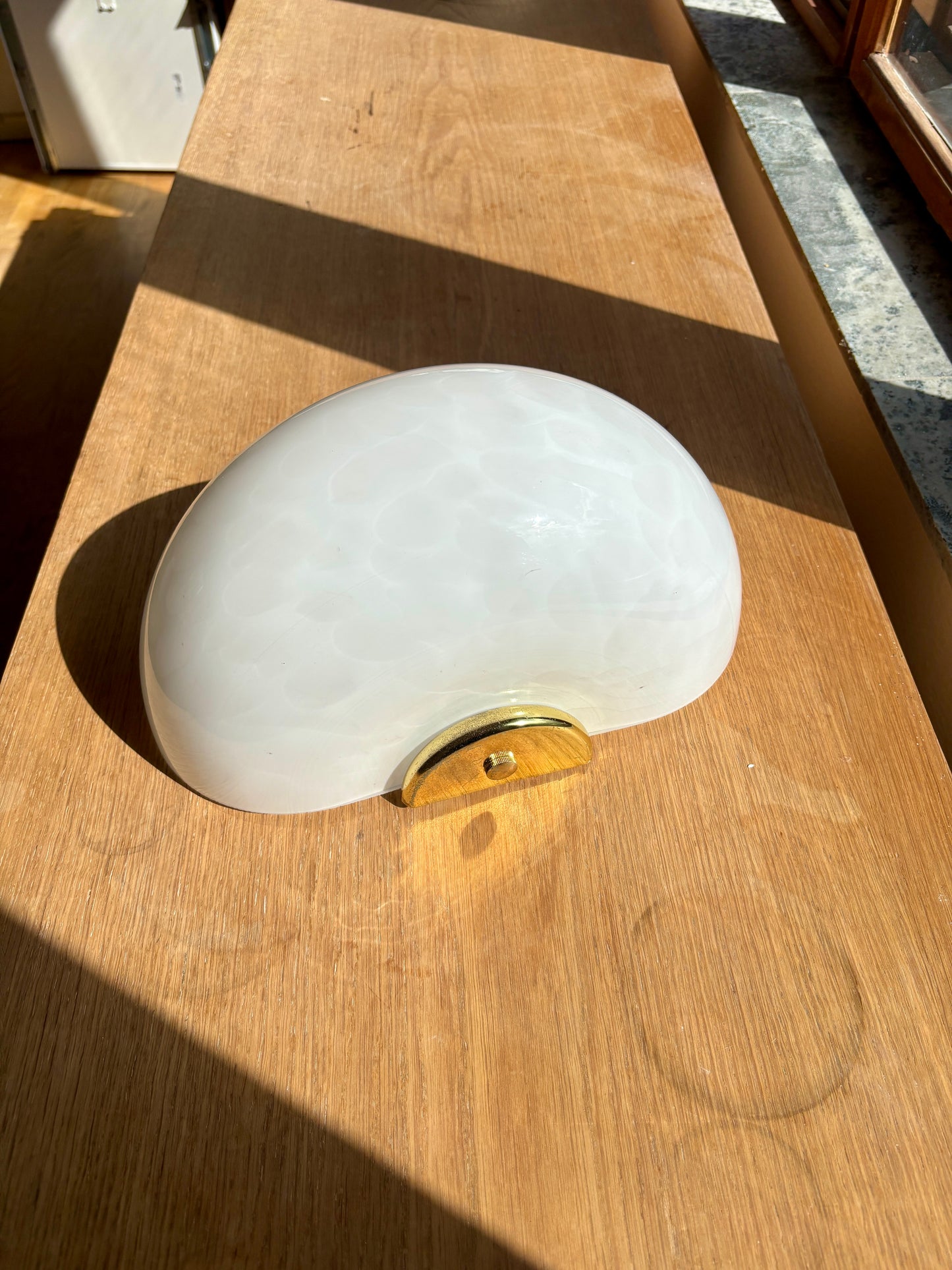 Kæmpe vintage Murano muslinge væglampe i hvid med hvid perlemor