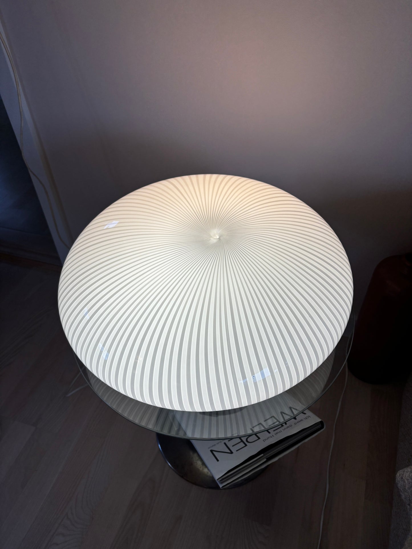 Kæmpe vintage Murano plafond med hvide vertikale striber 50 cm