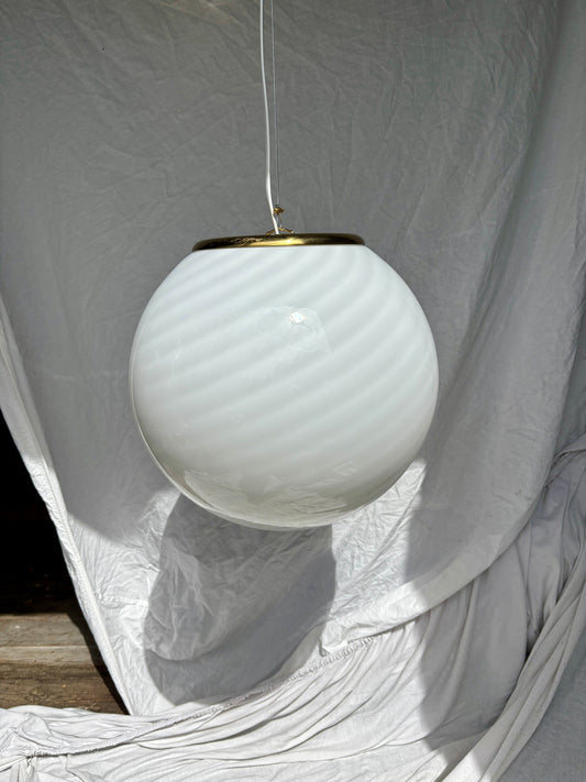 Vintage Murano pendel rundt med hvidt swirl 35 cm